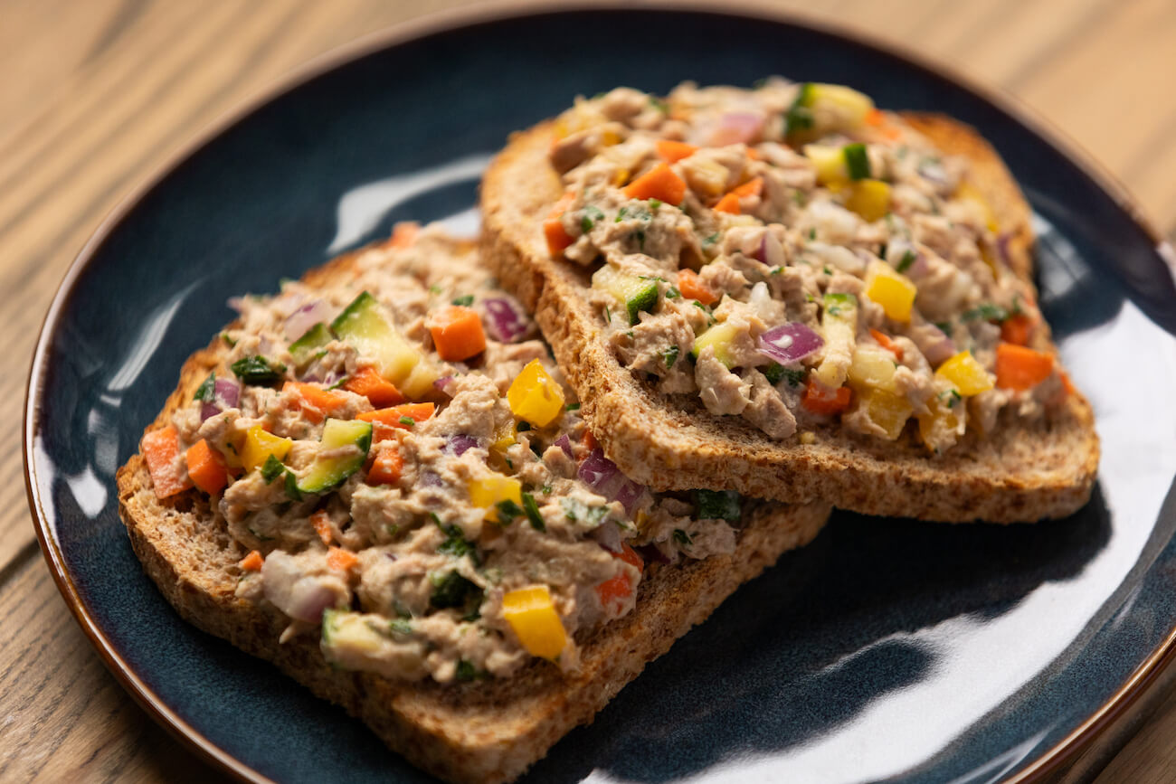 plate of tuna on bread